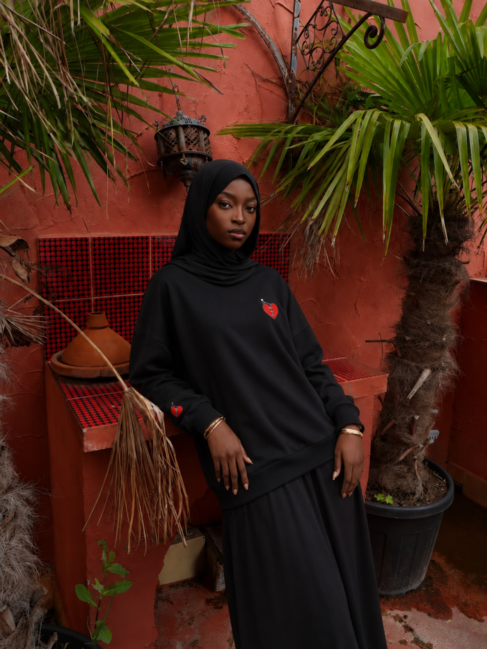 Long Sleeve Noir — "Le Silence Qui Parle"